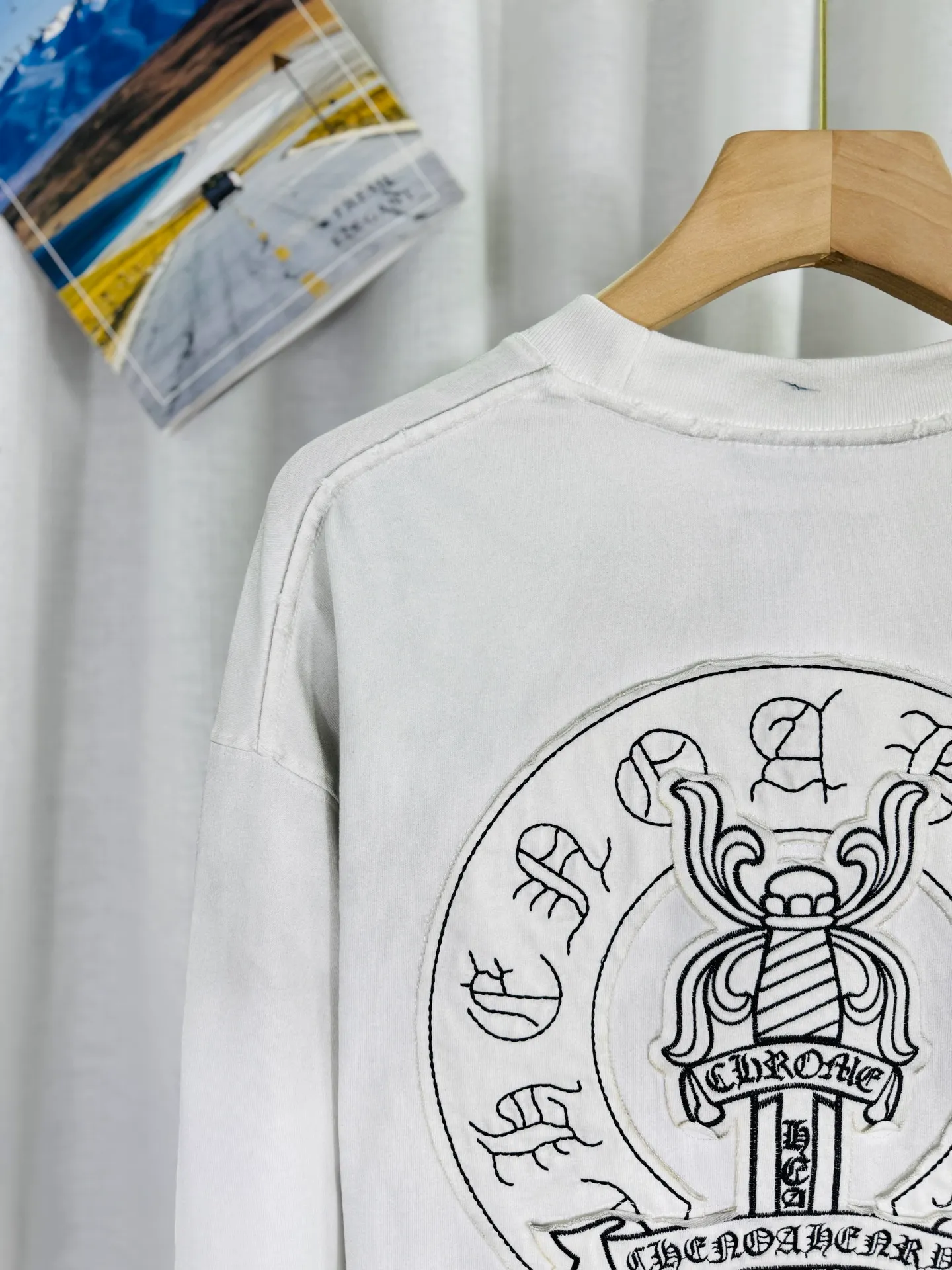 P250 ch high version Chrome Hearts 2025 new autumn and winter cross patch washed spray horse slip long-sleeved T-shirt, fabric: 26 double yarns, 320 grams weight, patch embroidery, heavy wash water ➕ fried color + spray horse slip printing process: patch embroidery, secondary color spray horse slip process Color: black white Size: S M L XL Style number: 5185